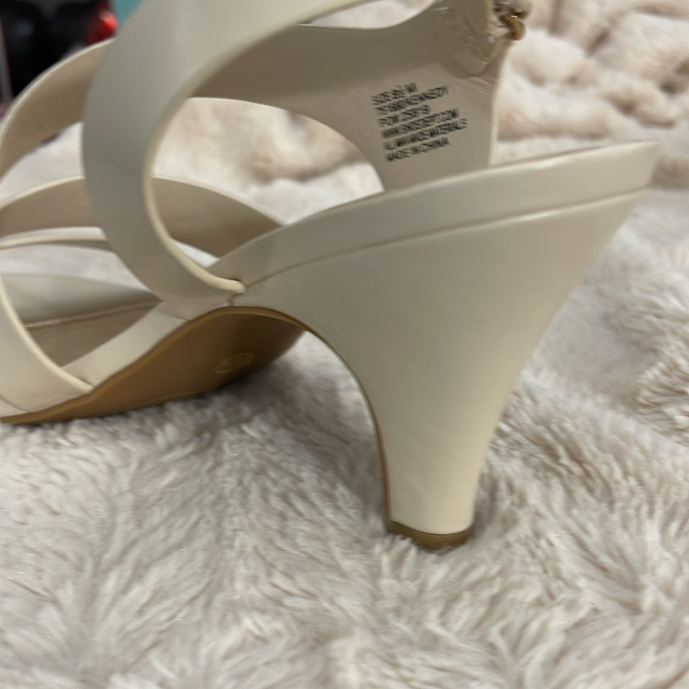 Marbella Cream Strappy Sandals Size 8.5 with Velcro Closure 3 Inch Heel - Picture 11 of 11